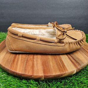 Minnetonka Tan Leather Moccasin Slippers Shoes Faux Fur Lining Women's Size 7